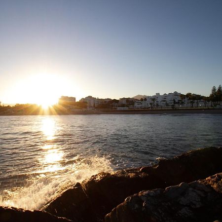 Marbella Banus Suites - Lily Playas Del Duque Banus Beach Apartment Bagian luar foto