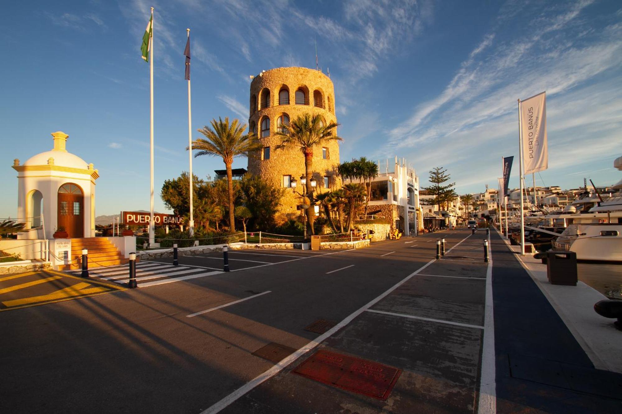 Marbella Banus Suites - Lily Playas Del Duque Banus Beach Apartment Bagian luar foto