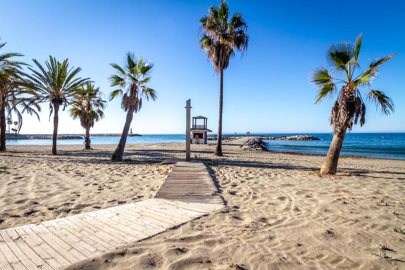 Marbella Banus Suites - Lily Playas Del Duque Banus Beach Apartment Bagian luar foto
