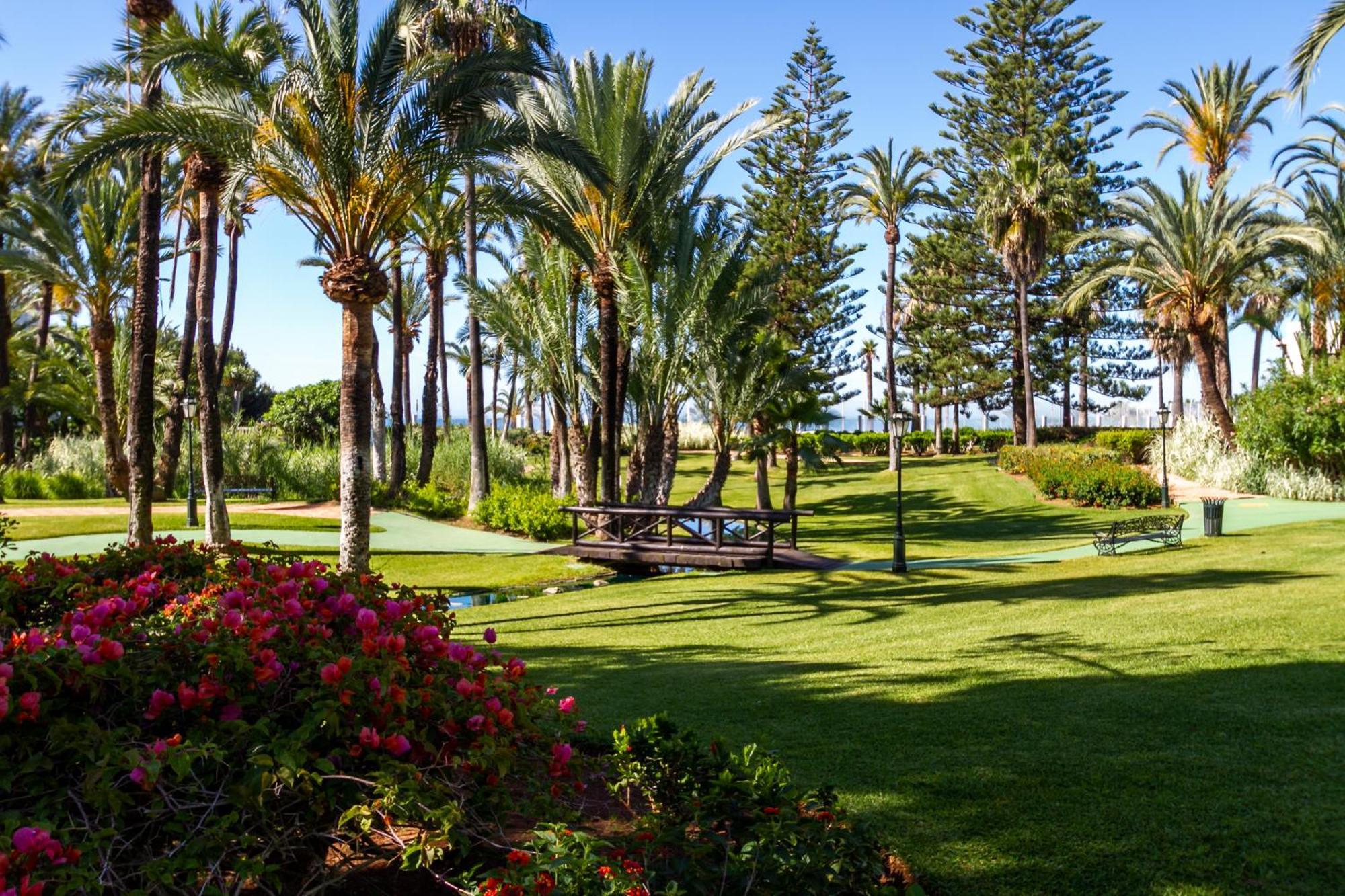 Marbella Banus Suites - Lily Playas Del Duque Banus Beach Apartment Bagian luar foto