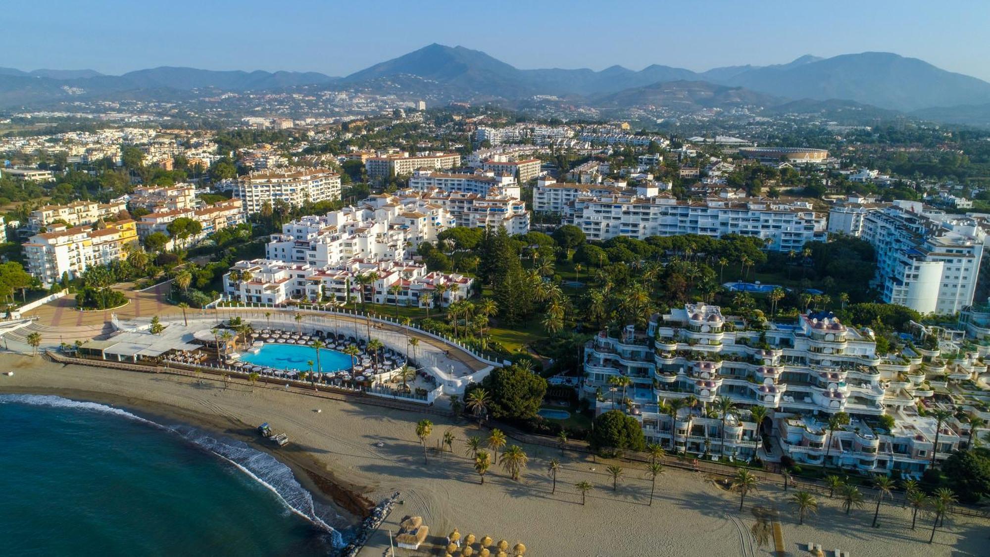 Marbella Banus Suites - Lily Playas Del Duque Banus Beach Apartment Bagian luar foto